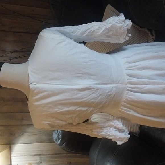 White Midi Dress with Floral Embroidery Size M - Picture 5 of 9